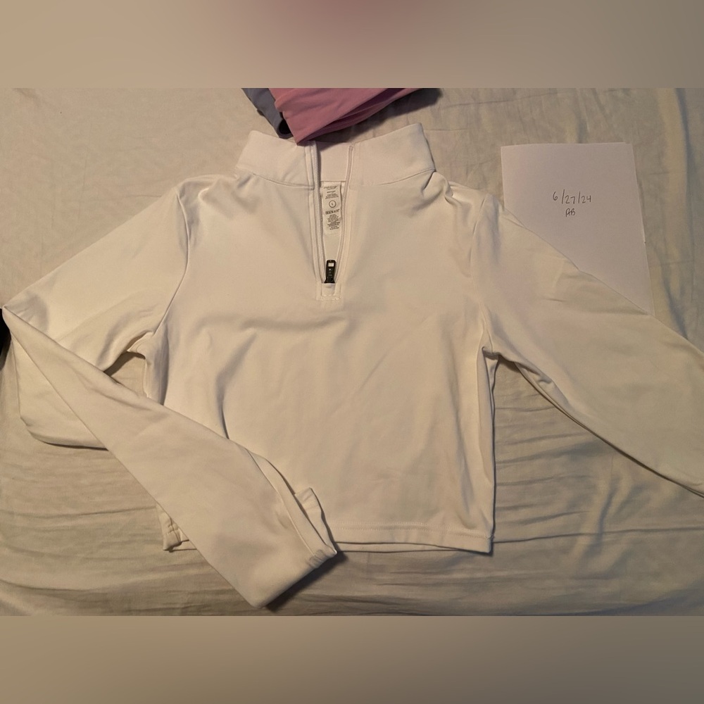 Balance Athletica/Vitality Refine Cropped Zip *Size-Large D+ *Color- White